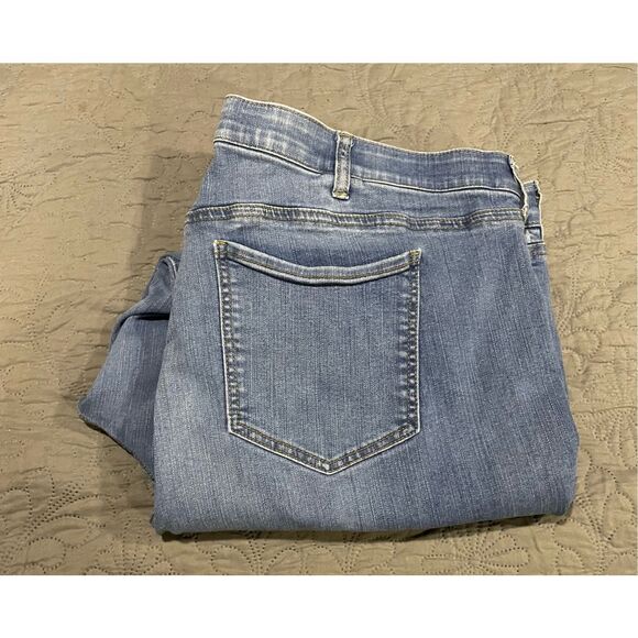 Torrid Women’s Sky High Skinny Jeans Multi Button Light Wash Stretchy - Picture 7 of 7